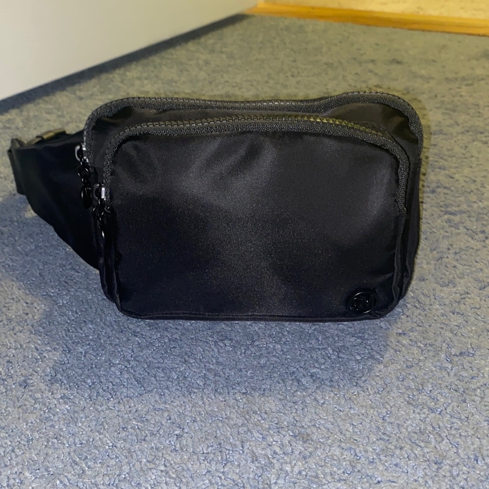 Steve Madden Belt Bag